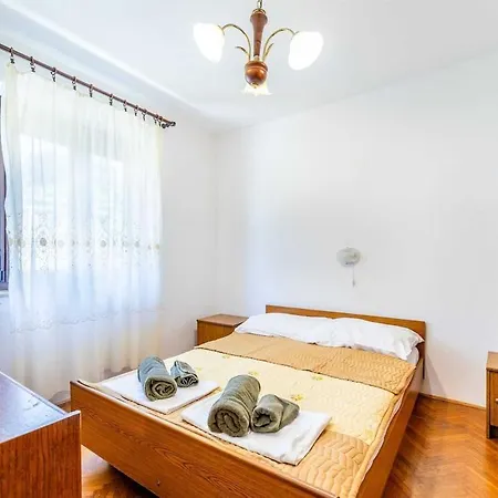 Adora A4 Appartement Baška
